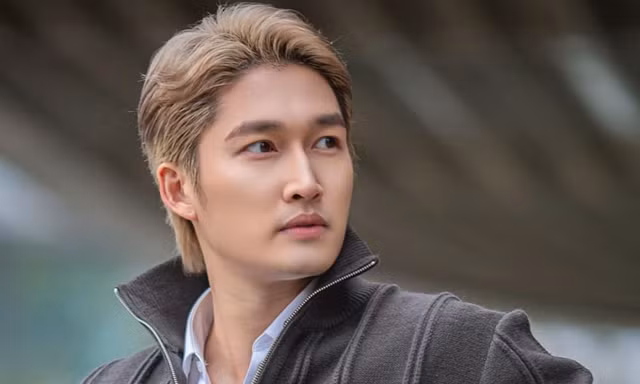 Showbiz 10/2: Đình Tú thót tim khi xe suýt lao xuống vực