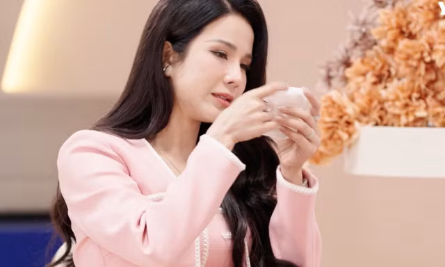 Showbiz 26/1: Trước chung kết Chị đẹp, Mỹ Linh xin dừng cuộc chơi, Diệp Lâm Anh bật khóc