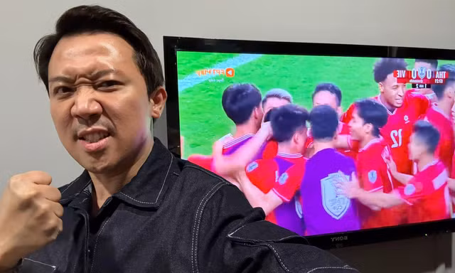 Showbiz 5/1: Trấn Thành ‘xin vía’ đội tuyển Việt Nam