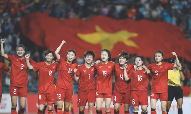 Đội tuyển nữ Việt Nam có sự đồng hành của người hâm mộ nước nhà tại World Cup 2023. Ảnh: Hữu Phạm