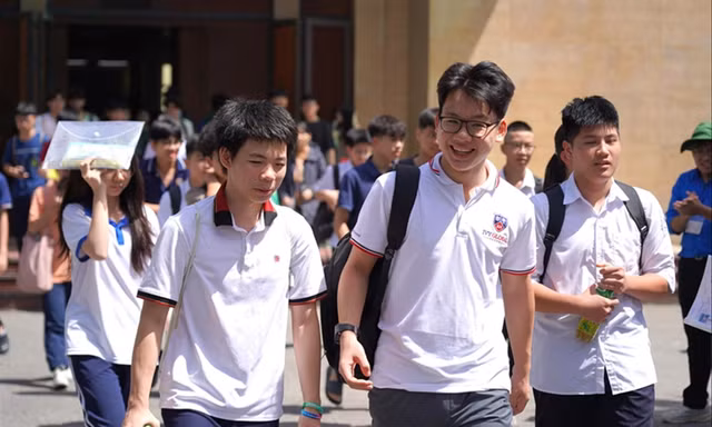 Thí sinh tham gia dự thi lớp 10 Trường THPT chuyên Khoa học Tự nhiên vừa qua. Ảnh: Trường ĐH Khoa học Tự nhiên 