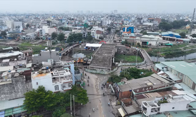 Dự án cầu Tân Kỳ Tân Quý vừa được tái thi công. Ảnh: H.H