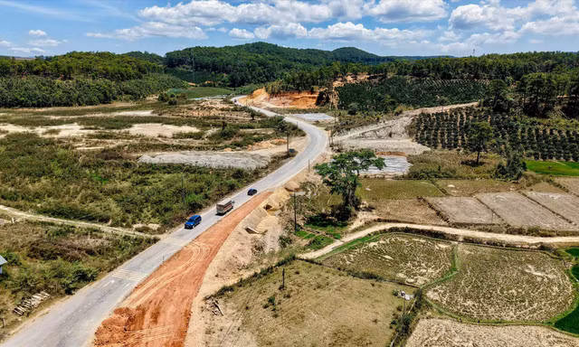 Quốc lộ 28B kết nối các tỉnh đang được mở rộng, nâng cấp