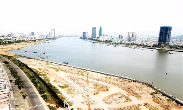 Dự án Marina Complex là 1 trong 2 dự ánlấn sông Hàn hiện nay. Ảnh: Nguyễn Thành
