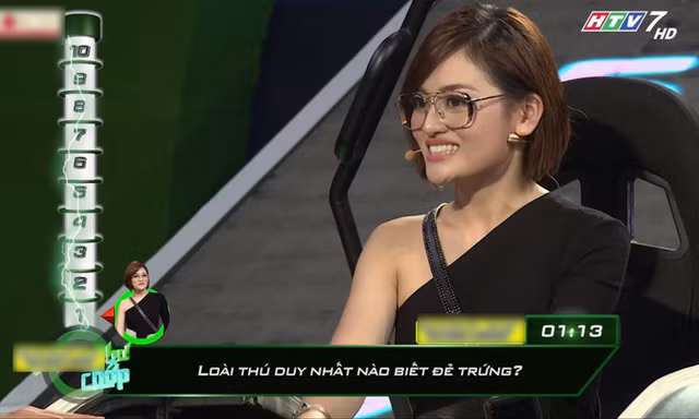 Diễn viên Thùy Anh đứng hình khi nhận câu hỏi “Loài thú duy nhất nào biết đẻ trứng?”