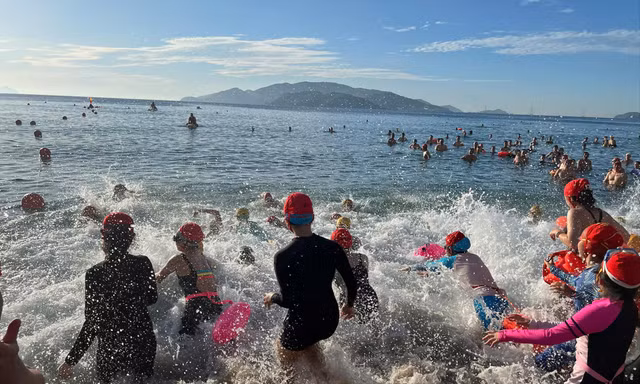TP Nha Trang tổ chức Ngày Olympic trẻ em và phát động tập luyện môn bơi phòng, chống đuối nước năm 2025