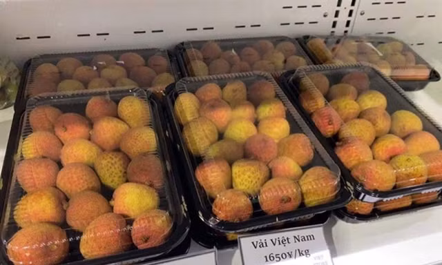 Vải thiều lên kệ siêu thị Nhật Bản. Nguồn: VOV