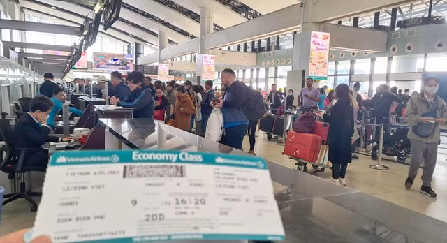 Vé máy bay từ TPHCM đang ‘cháy khét’ bất ngờ giảm mạnh 
