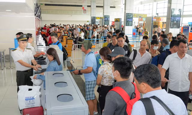 Lưu ý quan trọng tránh bị lỡ chuyến bay dịp 30/4-1/5