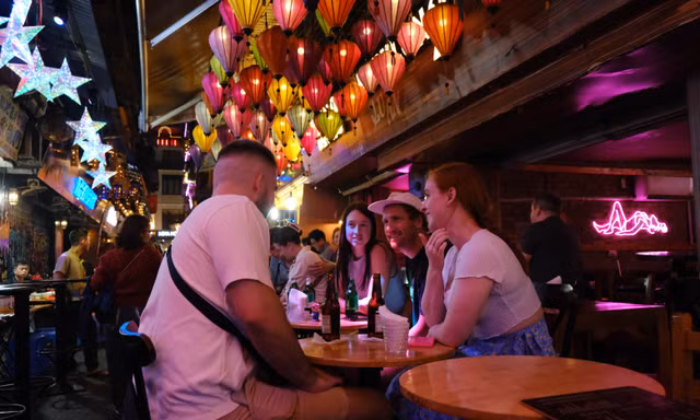 Lý do du khách đổ xô tới 'phố không ngủ' 