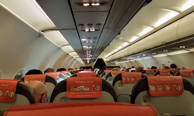 Câu nói đùa cấm kỵ khi đi máy bay