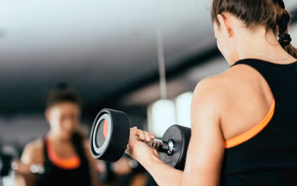 Trang điểm khi tập thể dục có thể làm hỏng da