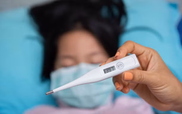 Nhận biết triệu chứng sớm của bệnh sởi và cách chăm sóc người mắc sởi tại nhà