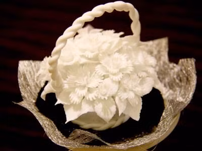 Ngỡ ngàng hoa sứ