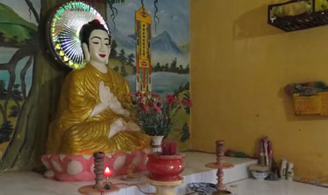 Bức tượng Phật được kẻ xấu tô vẽ nhuốm màu kỳ bí để tung tin đồn nhảm.