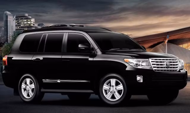 Trang bị lớp chống đạn cấp B6, Land Cruiser phiên bản Lexani hoàn toàn có thể chống lại đạn của các mẫu súng cỡ nhỏ thông thường và chỉ chịu thua súng trường cỡ lớn trở lên.