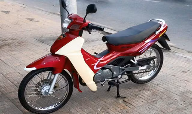 Suzuki RGV hàng hiếm được trả giá ngang Kia Morning