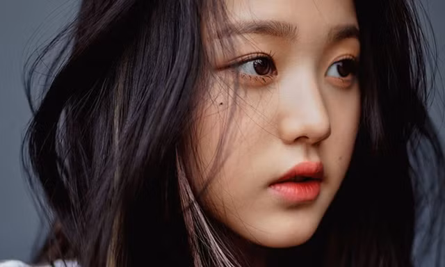 Jang Won Young gây sốc với đôi chân dài "siêu thực" trong loạt ảnh hậu trường chụp cho GQ