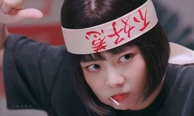 Bí kíp "hack" tuổi của nữ sinh Đàm Tùng Vận trong phim "Lấy Danh Nghĩa Người Nhà"