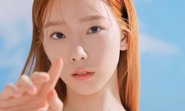 Taeyeon xinh như thiên thần trên bìa tạp chí 1st Look, nghẹn ngào mỗi khi nhắc đến fan