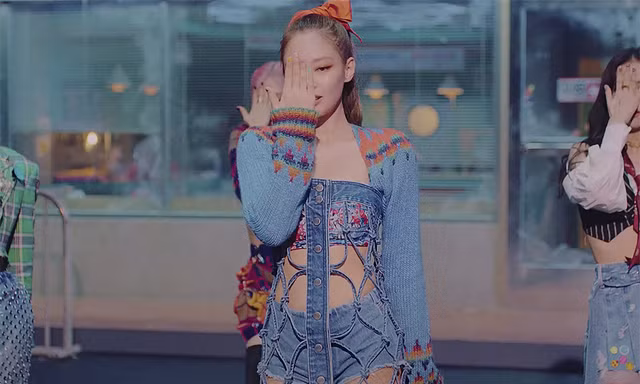 Bộ trang phục gây tò mò nhất của Jennie trong Lovesick Girls cuối cùng cũng được khám phá