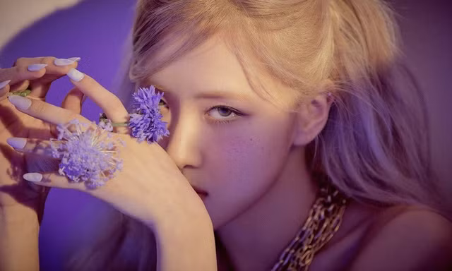 Rosé (BLACKPINK) tiết lộ lý do vì sao “On The Ground” là ca khúc hoàn toàn bằng tiếng Anh