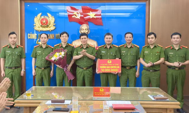Khen thưởng lực lượng khám phá thành công vụ thi thể trôi trên sông Mã 