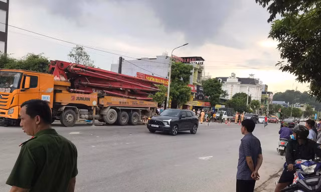 Ba ông cháu ở Thanh Hóa bị cuốn vào gầm xe bơm bê tông, hai người tử vong 