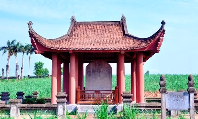 Lăng mộ vua Lê Túc Tông bị xâm phạm tìm cổ vật