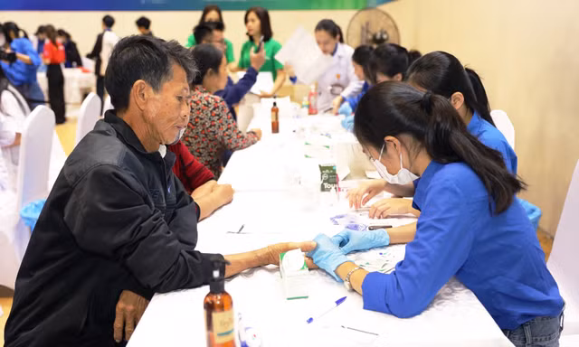 Thầy thuốc trẻ xứ Thanh xung kích, tình nguyện vì sức khỏe cộng đồng
