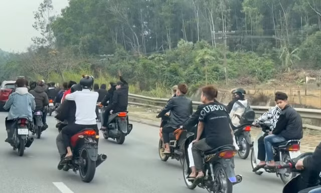 Xử lý vụ hàng chục thanh niên không đội mũ bảo hiểm, lạng lách trên Quốc lộ 1A
