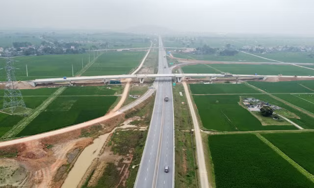 Nút giao thứ 7 trên cao tốc Bắc - Nam đoạn qua Thanh Hóa sẽ hoàn thành vào dịp 30/4