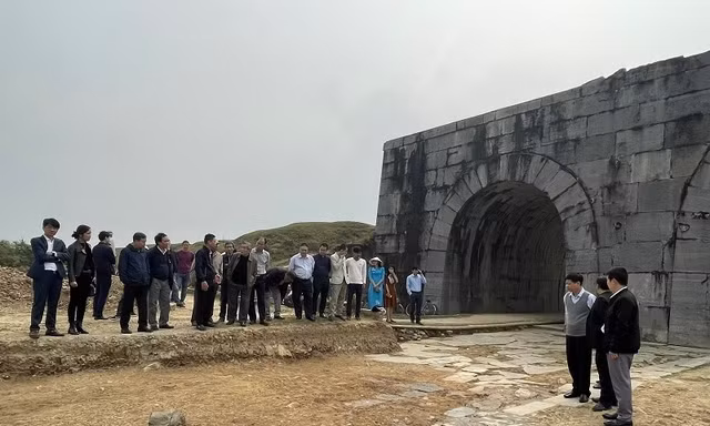 Phát hiện mới về kỹ thuật ghép đá ở cổng Thành Nhà Hồ