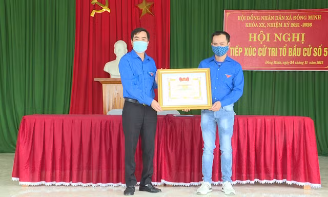 Nam thanh niên trả lại túi tiền hàng trăm triệu đồng cho người đánh rơi