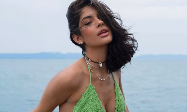 Hoa hậu đẹp nhất thế giới khoe dáng với bikini