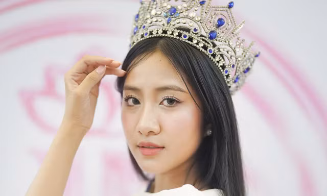 Hoa khôi da nâu ấp ủ giấc mơ chạm vương miện Hoa hậu Việt Nam