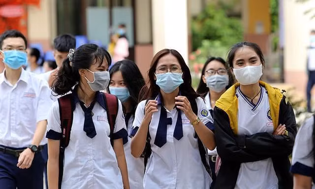Đợt 1 kỳ thi tốt THPT Quốc gia năm 2021 vừa kết thúc, sự chia sẻ, quan tâm của các giám thị để lại ấn tượng cho nhiều bạn trẻ 