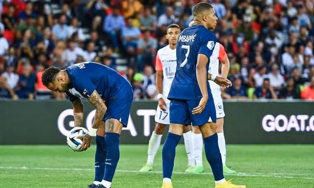 Kylian Mbappe lại dở chứng, đòi rời PSG vào tháng 1
