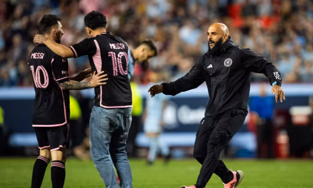 Vệ sĩ cầu cứu vì bị MLS cấm túc bảo vệ Messi 