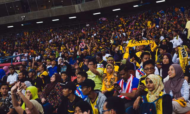 CĐV Việt Nam 'hờ hững' đến sân xem AFF Cup hơn Indonesia và Malaysia
