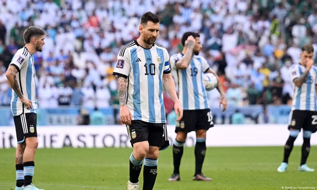Tuyển Argentina phải phá lệ sau trận thua Saudi Arabia