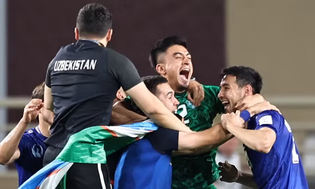 Giành vé dự World Cup, các tuyển thủ Uzbekistan được tặng thưởng huân chương và xe hơi
