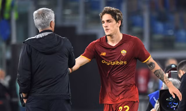 Jose Mourinho mắng trò cưng không tiếc lời