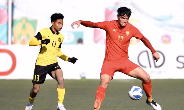 Sao trẻ Thái Lan nhập viện cấp cứu vì đồ ăn, mất AFF Cup