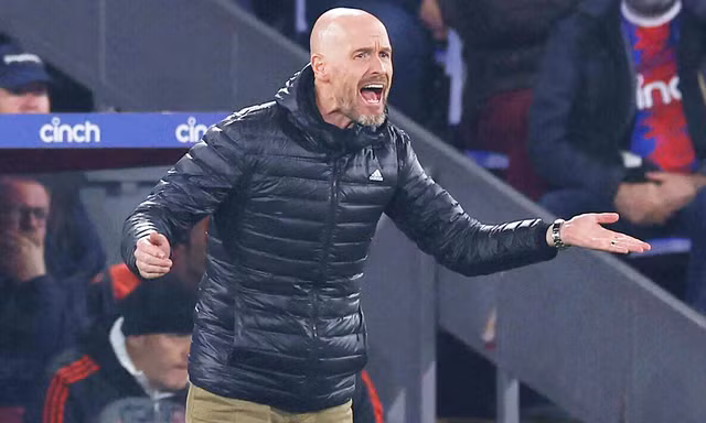 Ten Hag nhất quyết không rời ghế MU sau thất bại thảm hại