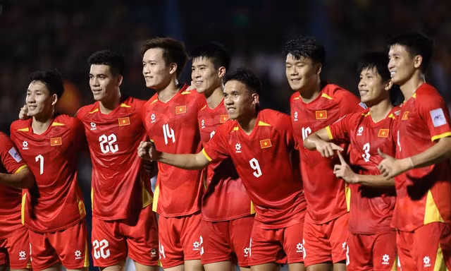 ĐT Việt Nam nhảy vọt trên BXH FIFA, giành vị trí cao nhất thời HLV Kim Sang-sik