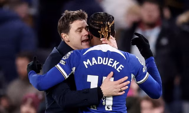 Chelsea thoát hiểm phút chót trước đội nhóm cuối