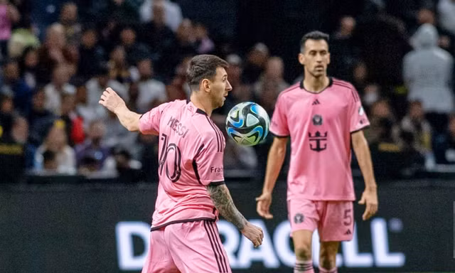 Vắng Ronaldo, Al Nassr vẫn đánh bại đội bóng của Messi với tỷ số không tưởng