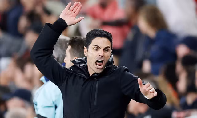 Thua bạc nhược trên sân nhà, HLV Arsenal vẫn nói cứng