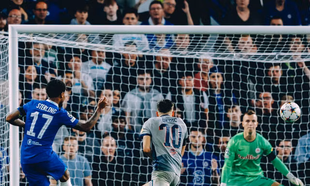Có HLV mới, Chelsea vẫn đứng bét bảng tại Champions League